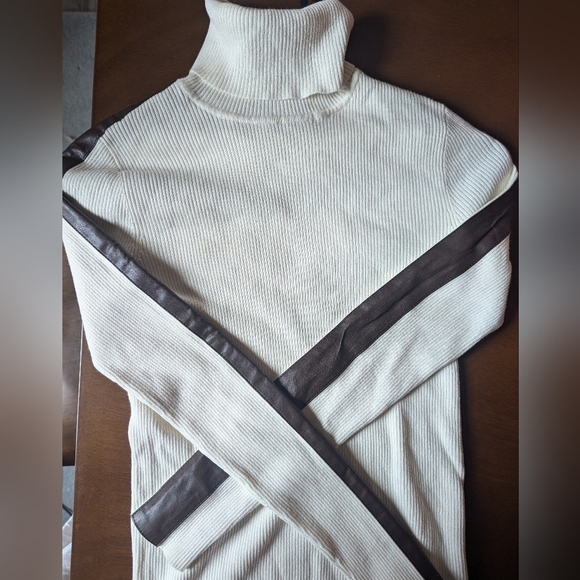 NWOT Lauren Ralph Lauren Cream Turtleneck Faux Leather Brown Trim Medium Petite - Picture 2 of 4